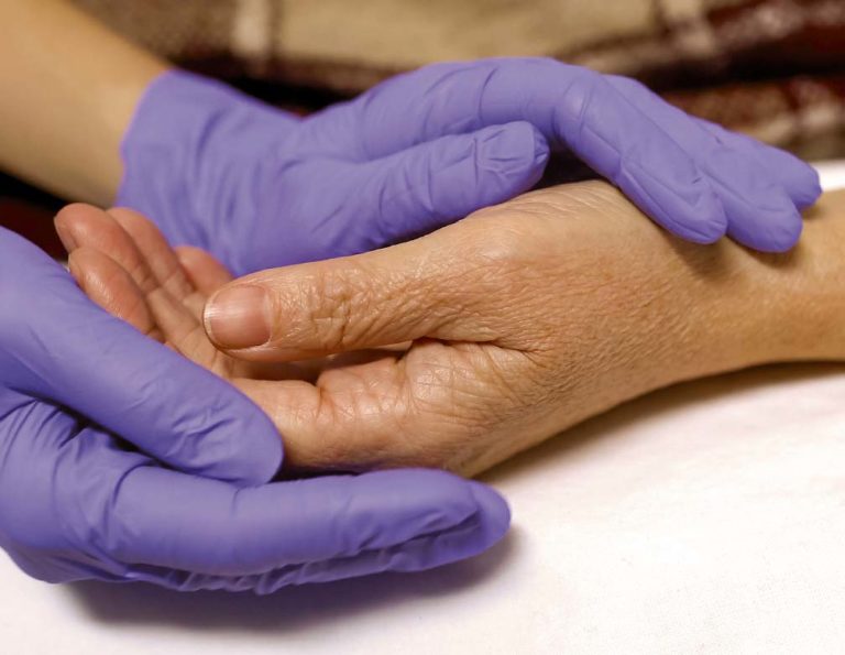 Los capellanes de hospitales de Ciudad Real defienden los cuidados paliativos frente a la «cultura de la muerte» de la  eutanasia