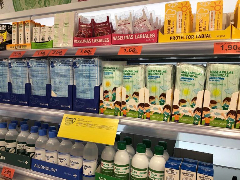 Mercadona baja el precio de sus mascarillas higiénicas no reutilizables