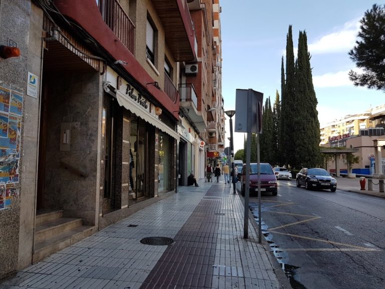 Hallado el cadáver de un joven en los baños de un supermercado de Puertollano