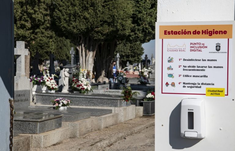 Un Día de Todos los Santos con medidas extraordinarias