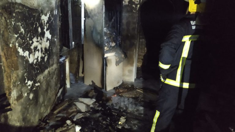 El fuego destruye parte de una vivienda en Los Pozuelos de Calatrava