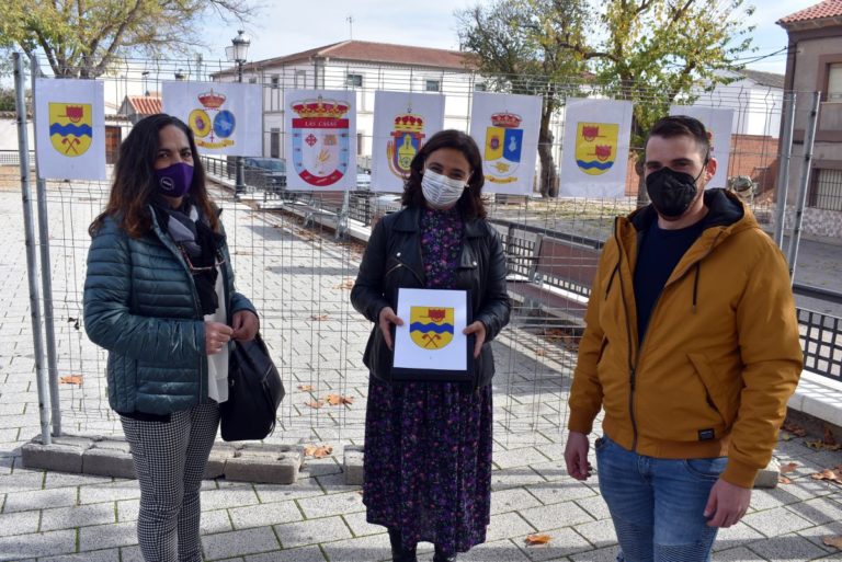 La pedanía de Las Casas ya cuenta con su emblema,  obra de María del Carmen Santos Romero