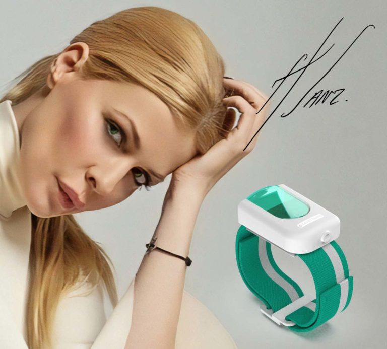 Pulsera de ciencia-ficción: Una empresa de Ciudad Real patenta un novedoso dispensador de gel «de muñeca»