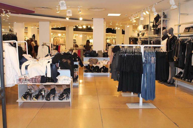 Los comercios de Castilla-La Mancha podrán abrir en Jueves Santo, Día de la Inmaculada, domingos de diciembre y cinco domingos más de 2021