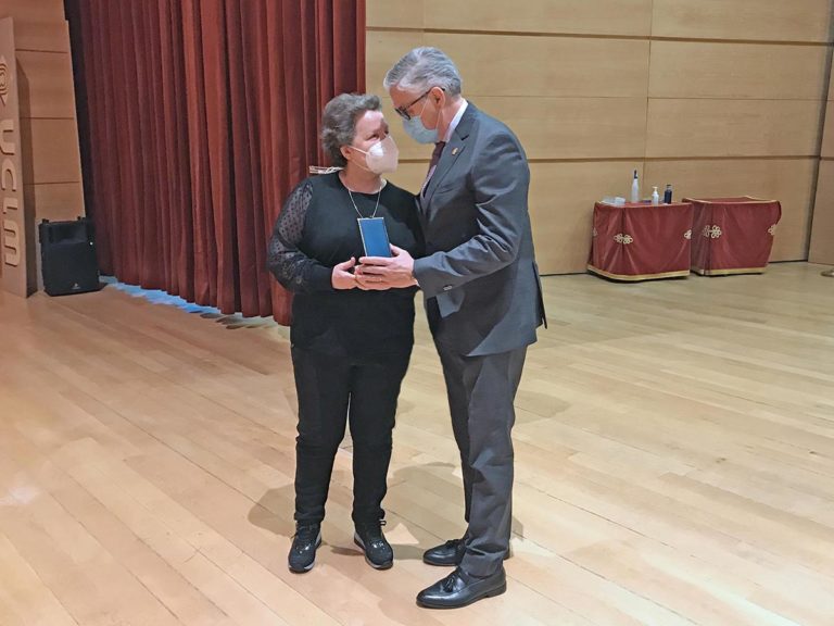 Los médicos de Ciudad Real reconocen a sus compañeros fallecidos por coronavirus con el premio al mérito profesional