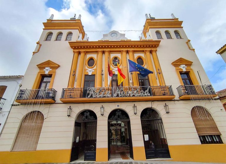 Almodóvar del Campo clausura espacios culturales y sociales tras regresar al nivel 3