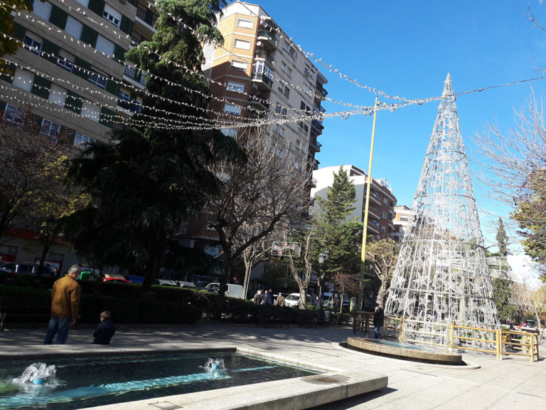 Puertollano: El gran árbol anticovid de Repsol que consume menos que una nevera