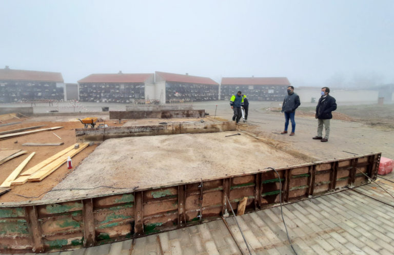 Puertollano: La rechifla del PP ante el «Ministerio de la Verdad» por el caso de los nichos de emergencia