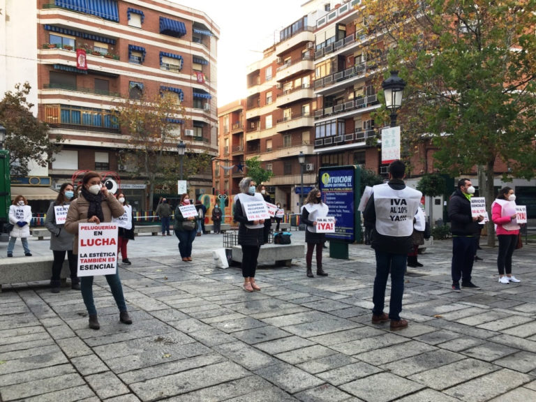 Peluquerías y estéticas de Puertollano claman por la rebaja del IVA