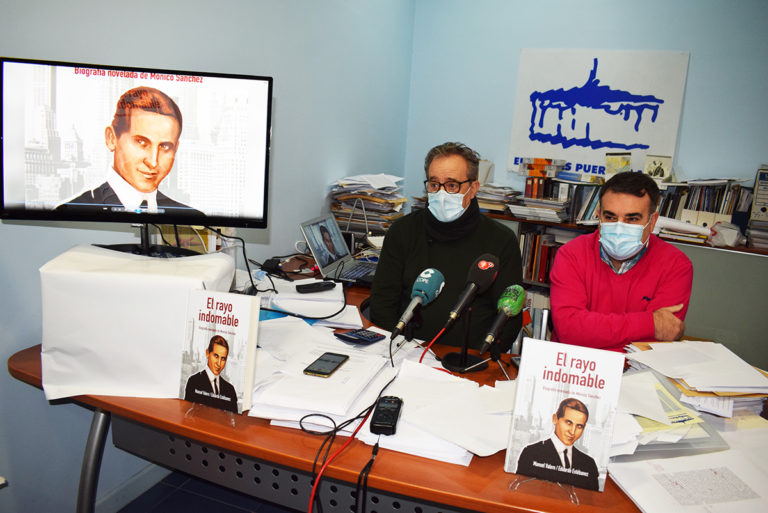 Manuel Valero y Eduardo Estébanez firman la  biografía novelada de Mónico Sánchez, el inventor de Piedrabuena que se codeó con Tesla