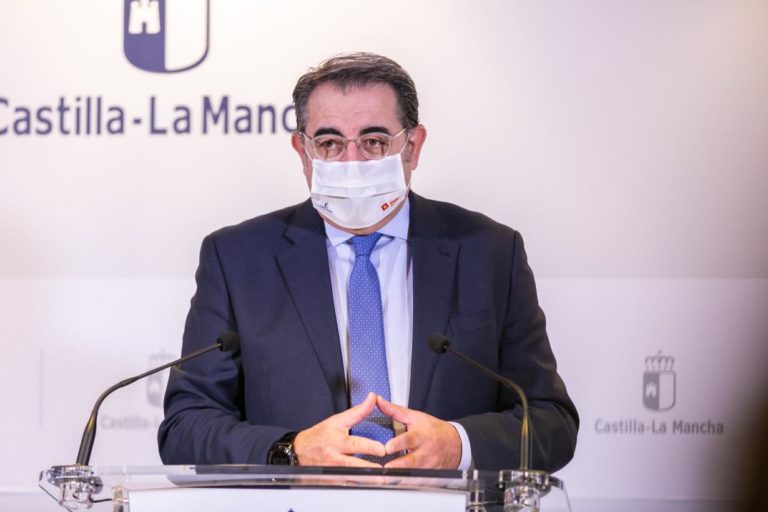 El consejero de Sanidad de C-LM ve «atrevido» hablar de la previsión en Semana Santa: «Es aventurado»