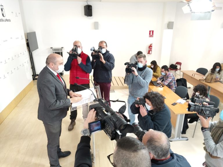 Sanidad decreta el cierre de todos los municipios de la provincia de Ciudad Real, clausura hostelería y centros comerciales y adelanta el toque de queda
