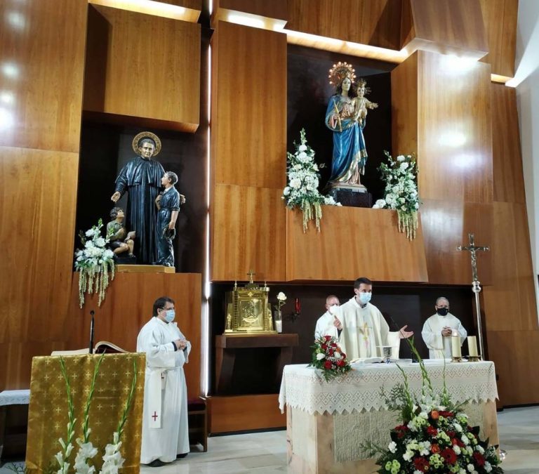 El Colegio Salesiano de Puertollano celebrará la fiesta de Don Bosco con toda normalidad, incluido el reparto de los ricos «Bosquitos»