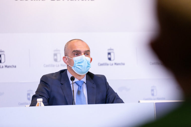 Castilla-La Mancha asegura que se han estabilizado los contagios y alcanzado el pico de la tercera ola tras endurecer las medidas sanitarias