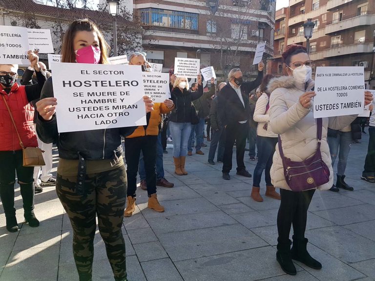 La patronal de Puertollano se une a las protestas de los hosteleros y clama por ayudas: «hay cientos de puestos de trabajo en juego»