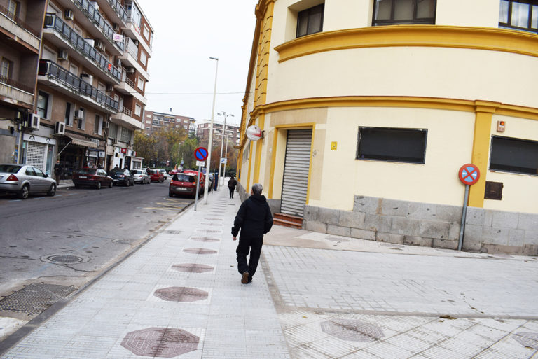 Puertollano: Mejorada la accesibilidad en el Mercado y colegio Ramón y Cajal