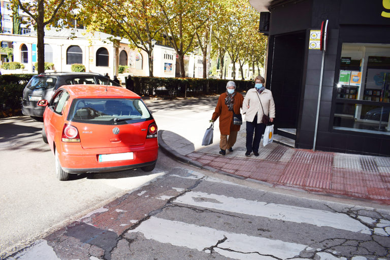 Puertollano: Refuerzo de la seguridad vial con un nuevo paso peatonal en la confluencia del Paseo con Velázquez