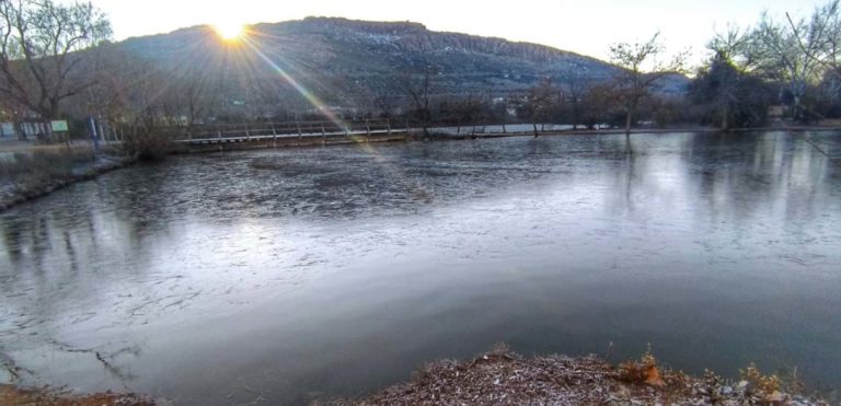 Puertollano: La laguna de Las Pocitas, congelada a seis grados bajo cero