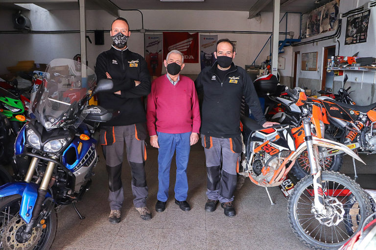 Barbería, lavandería y motor: Negocios de vanguardia en Argamasilla de Calatrava