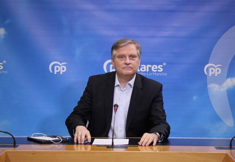 Cañizares lamenta «la `desorganización, la improvisación y la falta de rigor» de Page «en un tema tan importante como es la salud de los más pequeños de esta tierra»