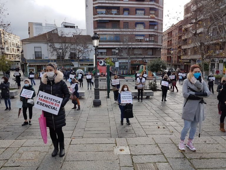 La alcaldesa de Puertollano traslada su apoyo a las peluquerías y estéticas en su reivindicación de bajada del IVA