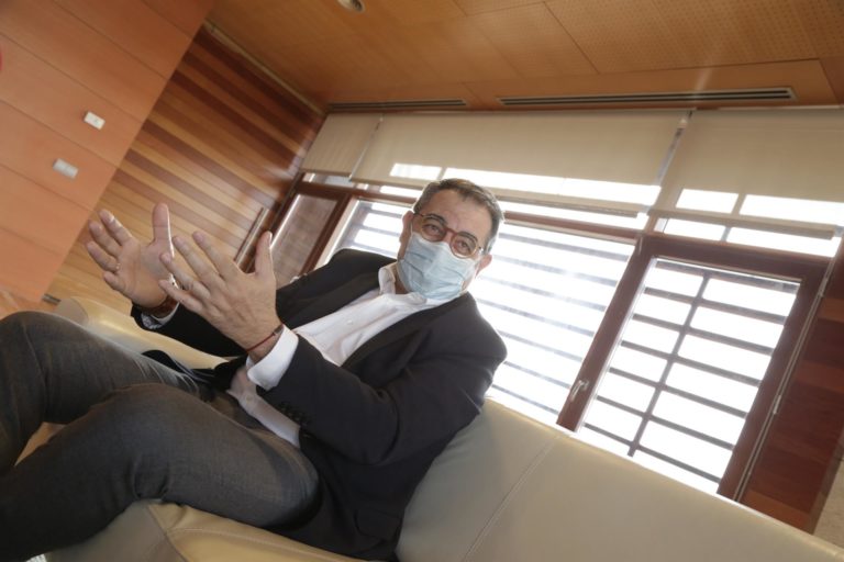 Castilla-La Mancha perfila un mapa de grandes espacios para iniciar la vacunación masiva y tendrá un documento en dos semanas