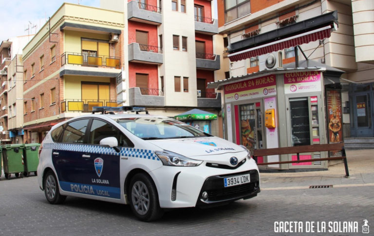 Un vehículo sin conductor provoca un choque en cadena en La Solana