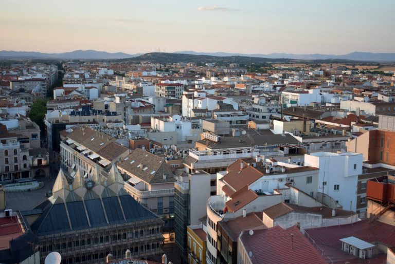 Ciudad Real capital sigue mejorando incidencia COVID y aguanta en riesgo medio