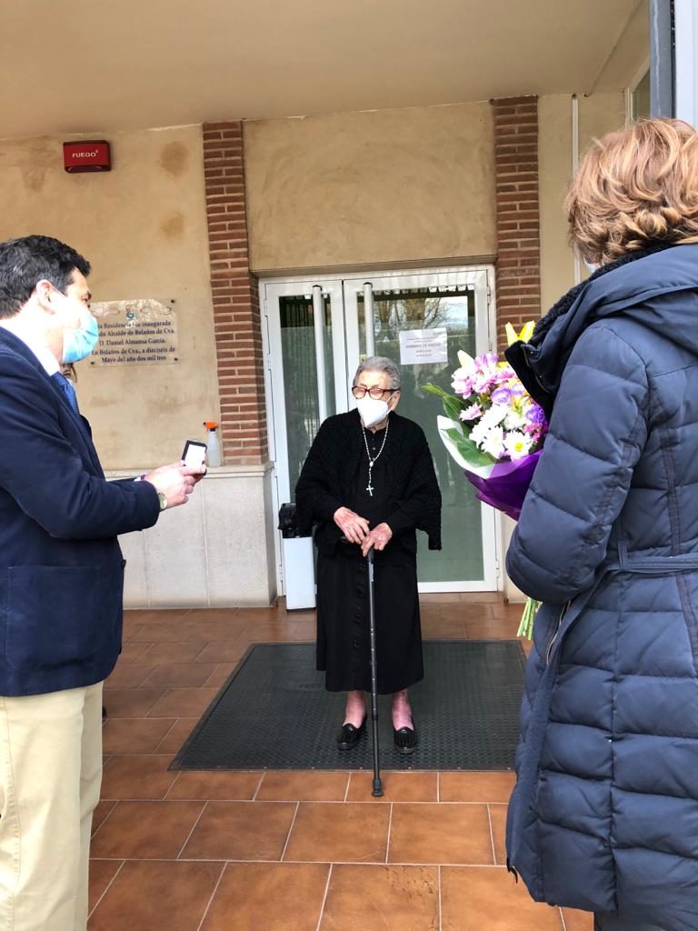 El alcalde de Bolaños felicita a dos vecinas centenarias