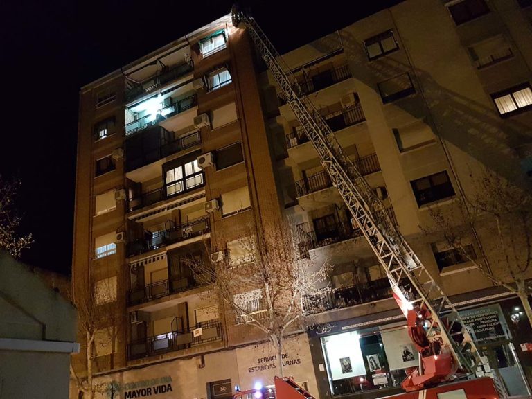 Puertollano: Espectacular operación para sellar una colonia de murciélagos en un séptimo piso