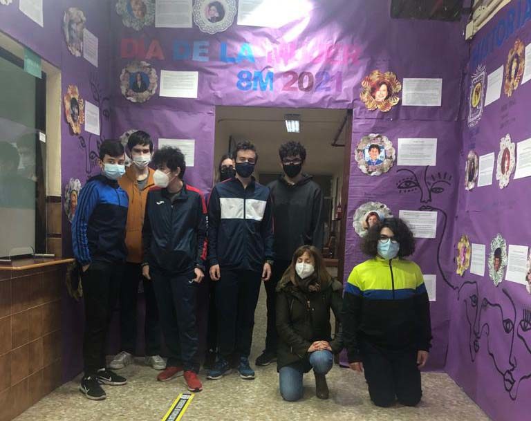 Puertollano: El IES Fray Andrés de Puertollano rinde homenaje a la mujer