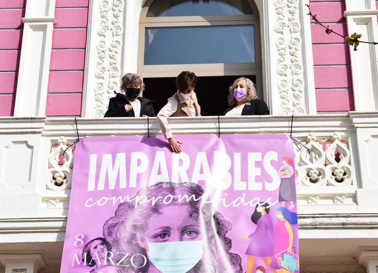 Puertollano: Las imparables mujeres del 8 marzo, en la fachada del Museo Cristina García Rodero