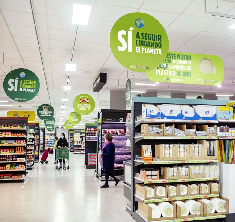 Mercadona elimina los desechables de plástico de un solo uso y los sustituye por menaje sostenible