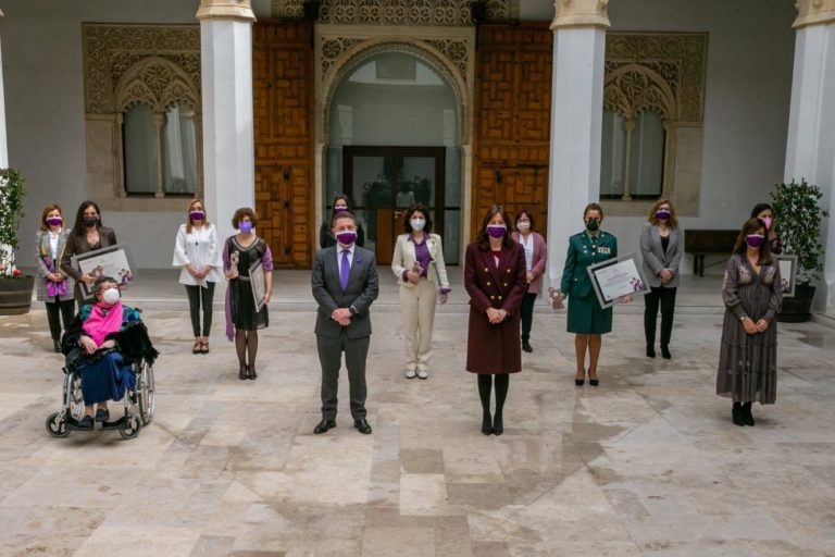 El Gobierno de Castilla-La Mancha reconoce “el trabajo y el compromiso imprescindible” de las mujeres durante la pandemia