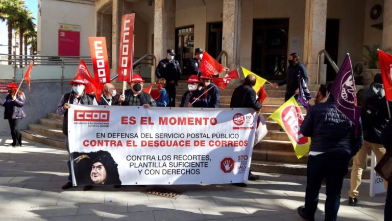 Correos asegura que no existe desmantelamiento ni plan de privatización