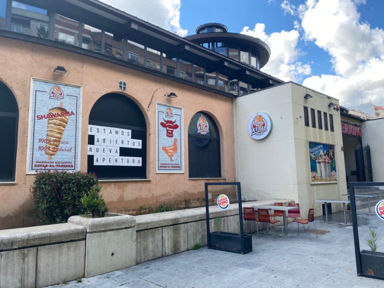 Abre en Puertollano «Vaya Kebab» el primer y único restaurante con kebab fresco  100% casero y local