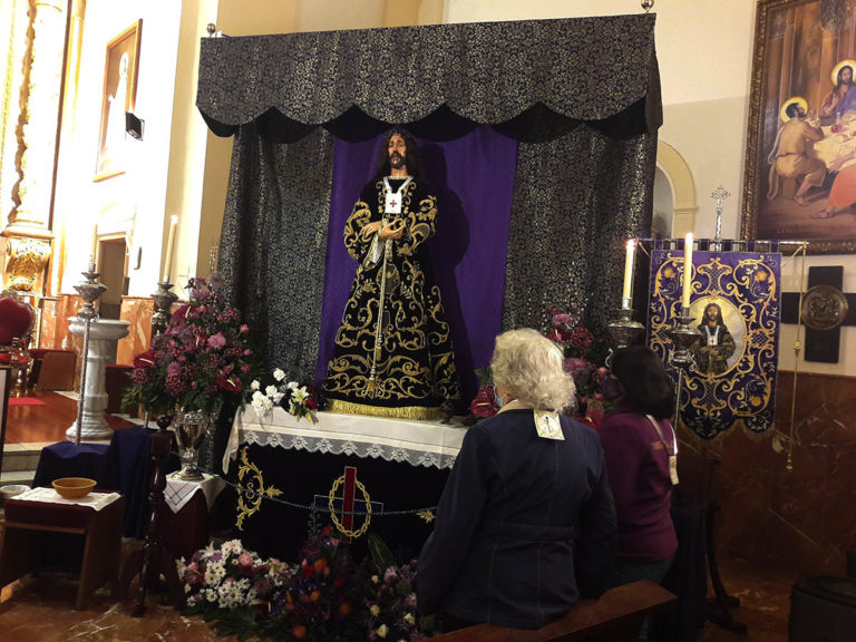 El patrimonio cofradiero de Puertollano luce en los altares de Semana Santa