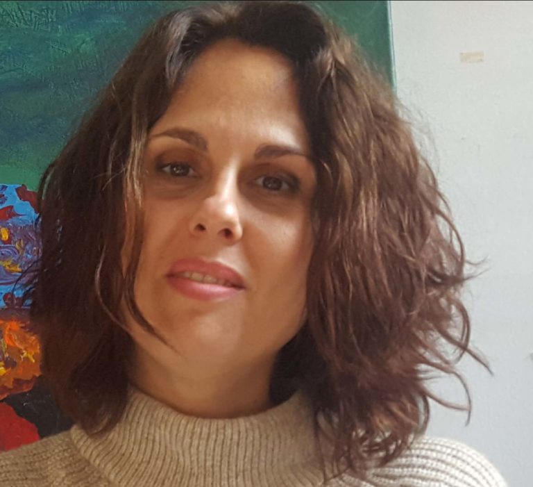 La ciudadrealeña Cristina Gómez Muñoz publica su primera novela, «La niña que quiso cambiar el mundo»