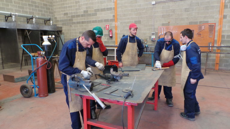 Puertollano: Convocadas 21 plazas de trabajadores y docentes del programa para recualificación profesional