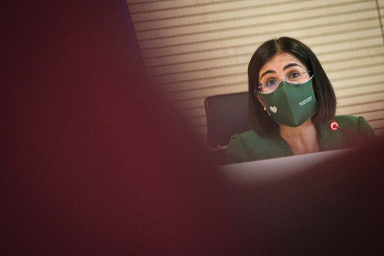 La Comisión de Salud Pública acuerda seguir con el intervalo actual de administración de dosis de vacuna