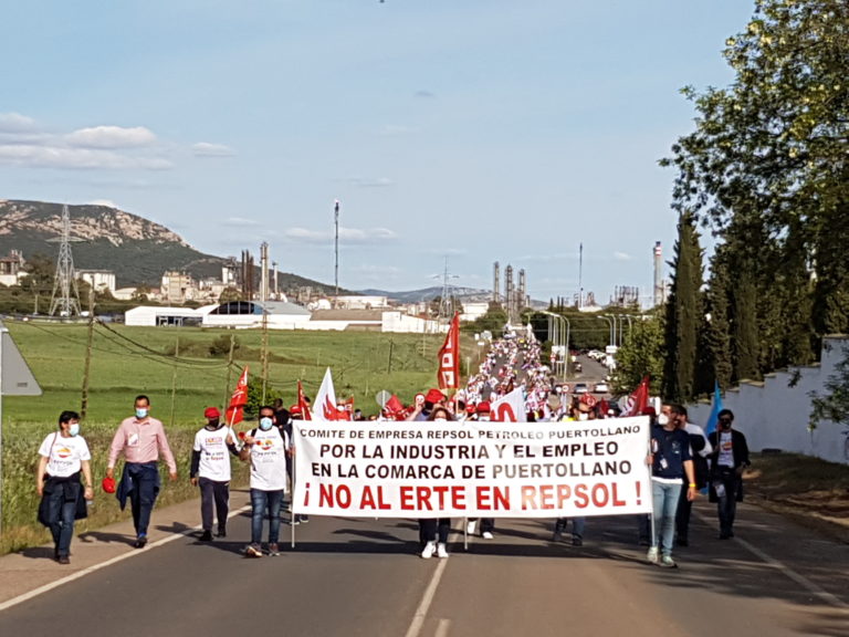 Multitudinario clamor contra el ERTE en Repsol y por el futuro de Puertollano