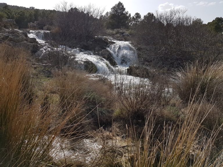Rescatan a una mujer de 65 años tras torcerse el tobillo en una zona de difícil acceso en Lagunas de Ruidera