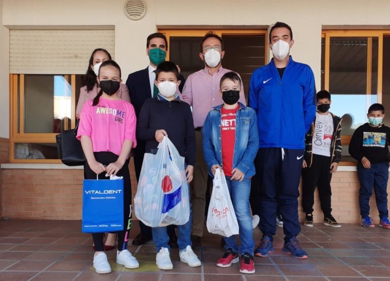 Un total de 46 premios reparte La Voz de Puertollano entre los 300 escolares participantes en el IV Concurso de dibujo ecológico Valle de Alcudia