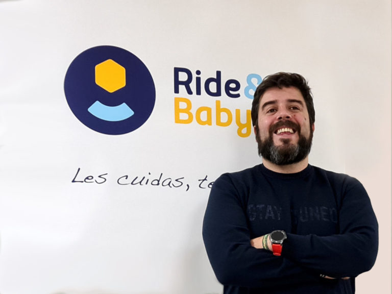 El ciudadrealeño Carlos Escobedo conquista el planeta con unas innovadoras ruedas para hamacas infantiles