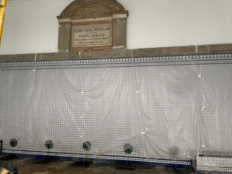 Acometen obras de restauración en la histórica fuente de los cinco caños, el rincón más bello de Puertollano