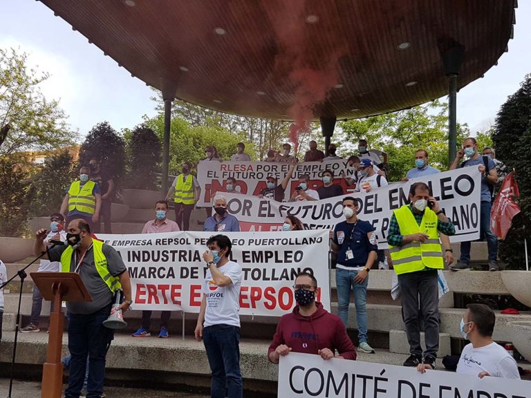 Propuesta final de Repsol a los trabajadores de Puertollano: desafectación para 28 personas y complemento de hasta el 85% del sueldo para el resto
