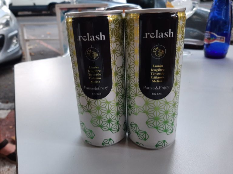 Un puertollanense patenta y comercializa el primer refresco relajante con extracto de cannabis, «Relash»