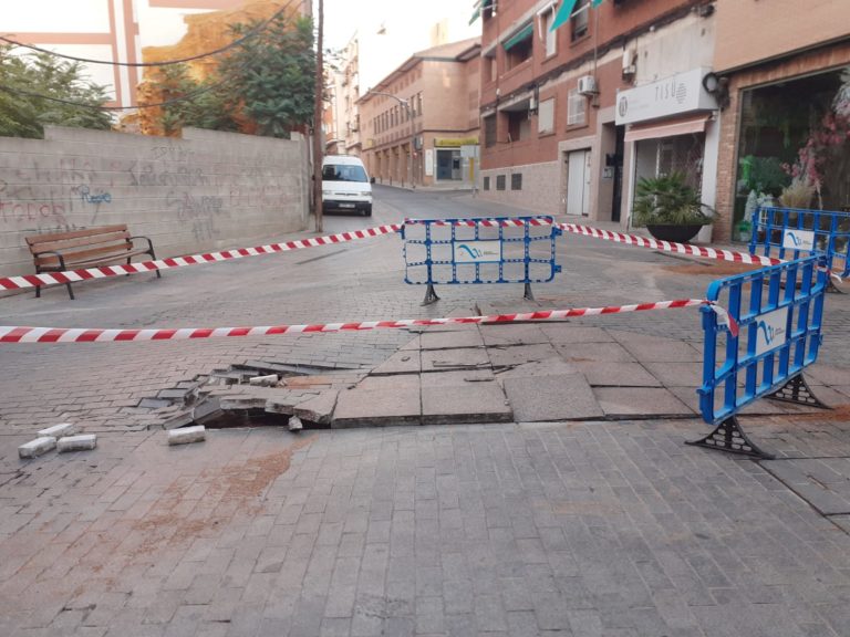 La rotura de una tubería deja sin suministro de agua a buena parte del centro de Puertollano