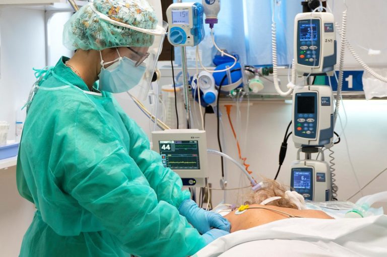 Castilla-La Mancha registró 470 casos por infección de Covid del 12 al 18 de diciembre en personas mayores de 60 años