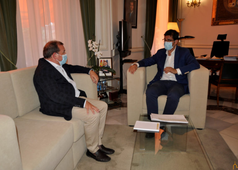 Adolfo Muñiz inicia su actividad institucional como alcalde de Puertollano en una reunión con el presidente de la Diputación